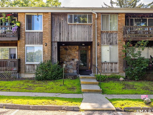  condo home for sale located at 200 Woodmont Avenue, 98, Bridgeport, CT 06606