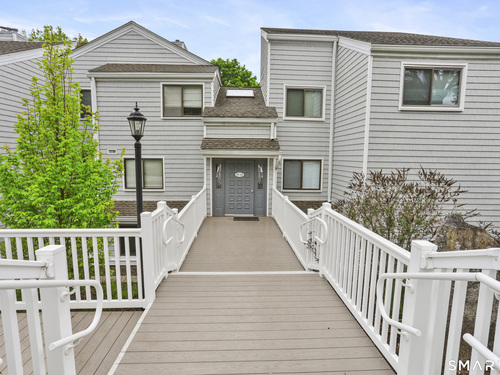  condo home for sale located at 22 Rowayton Woods Drive, 22, Norwalk, CT 06854