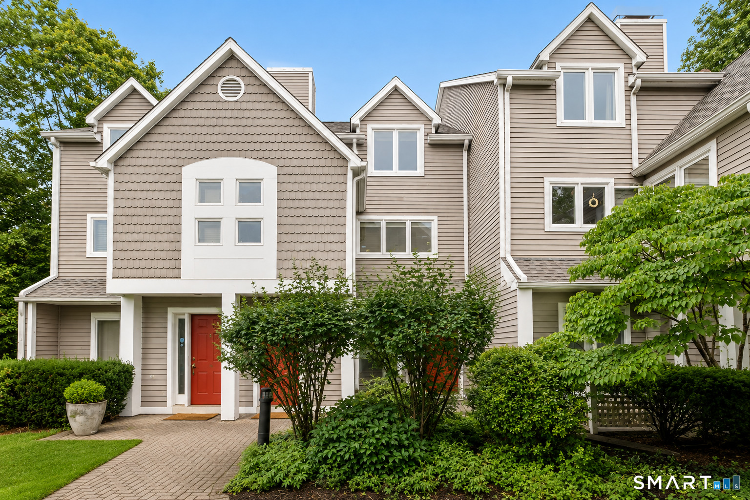 453 East Putnam Avenue, 4g, Greenwich, CT 06807 | For Sale at $759,000