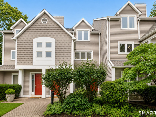  condo home for sale located at 453 East Putnam Avenue, 4g, Greenwich, CT 06807