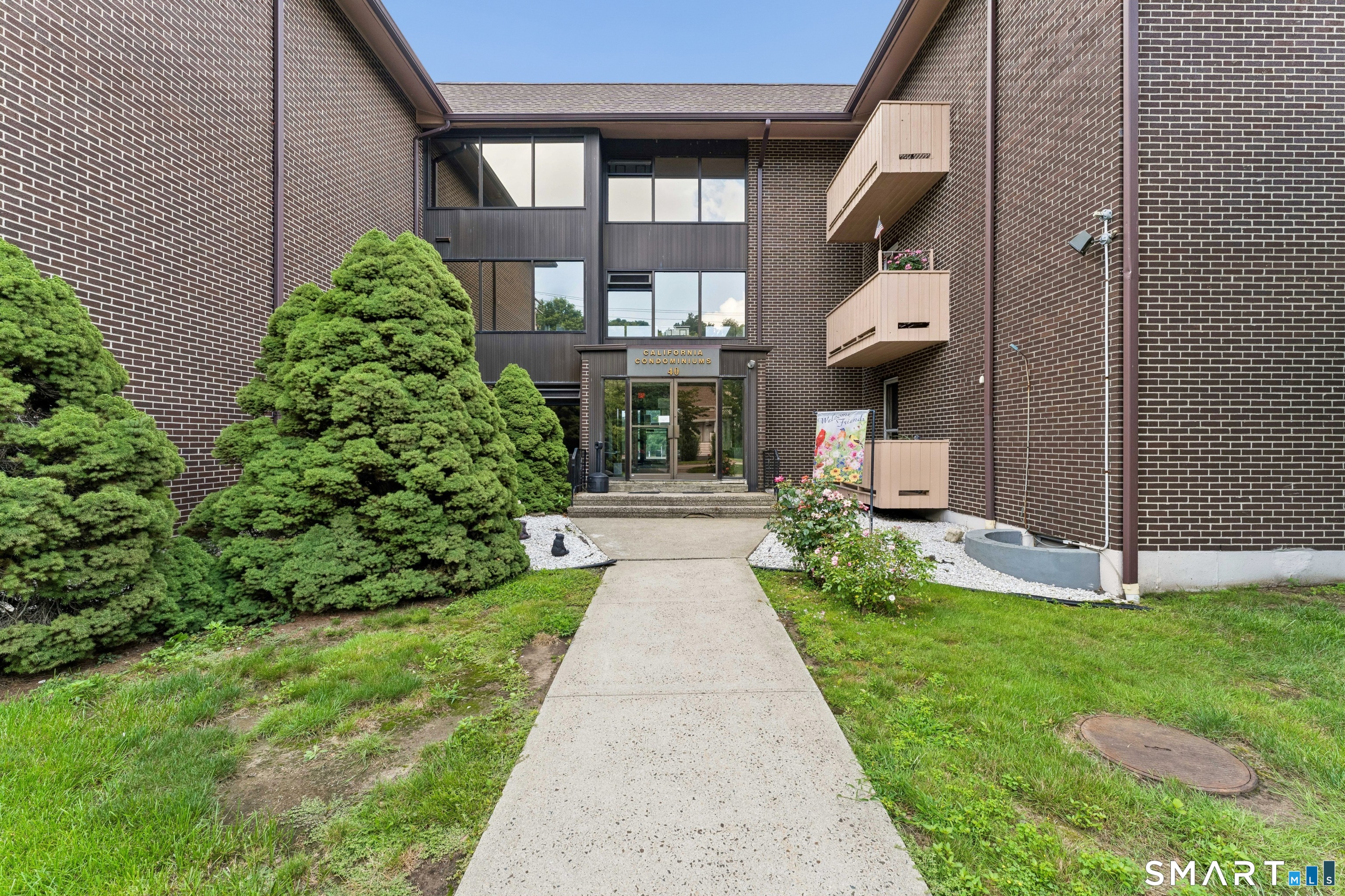 40 California Street, a17, Stratford, CT 06615 | For Sale at $199,900