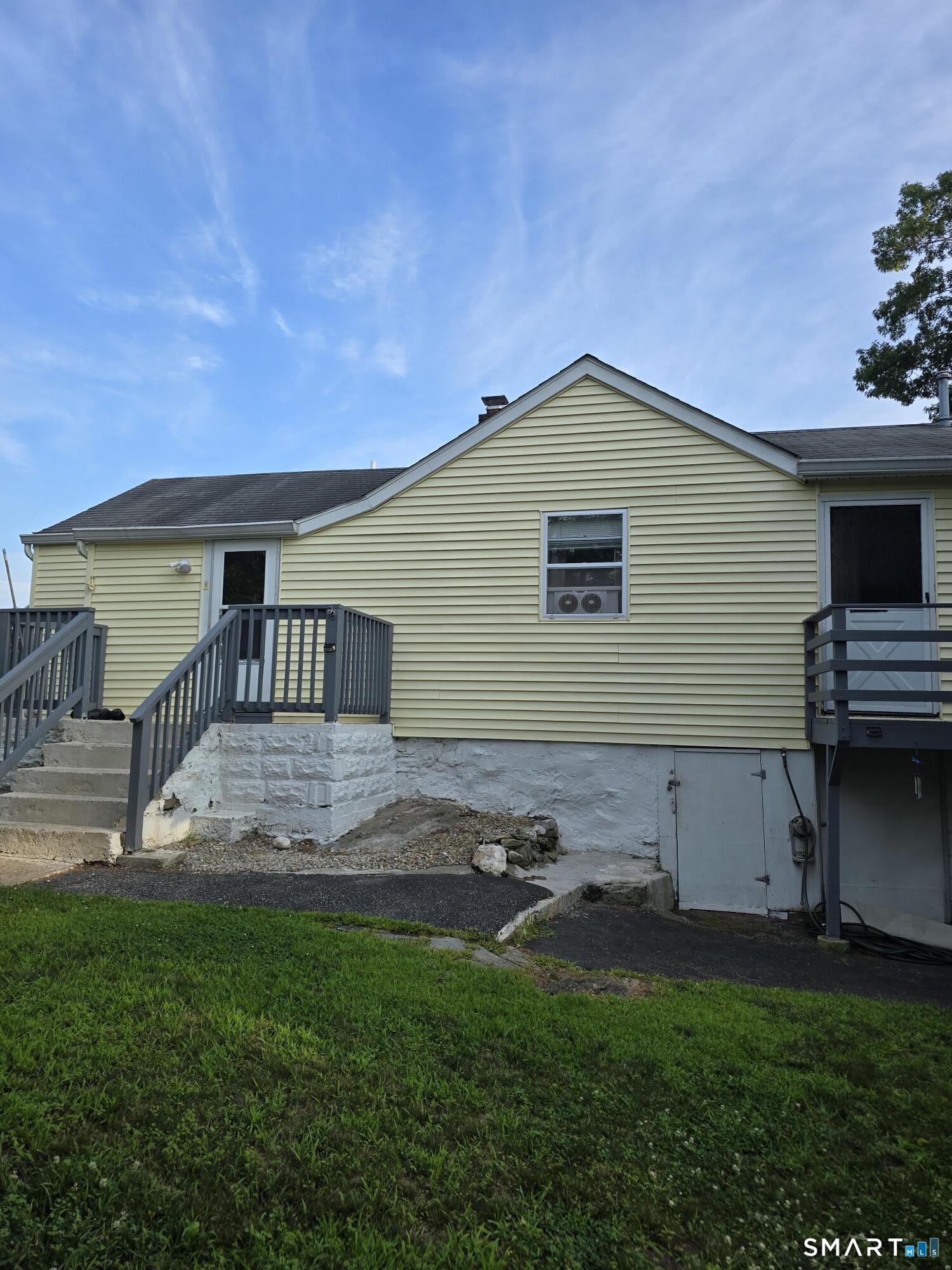 68 Oronoque Trail, Shelton, CT 06484 | For Sale at $459,900