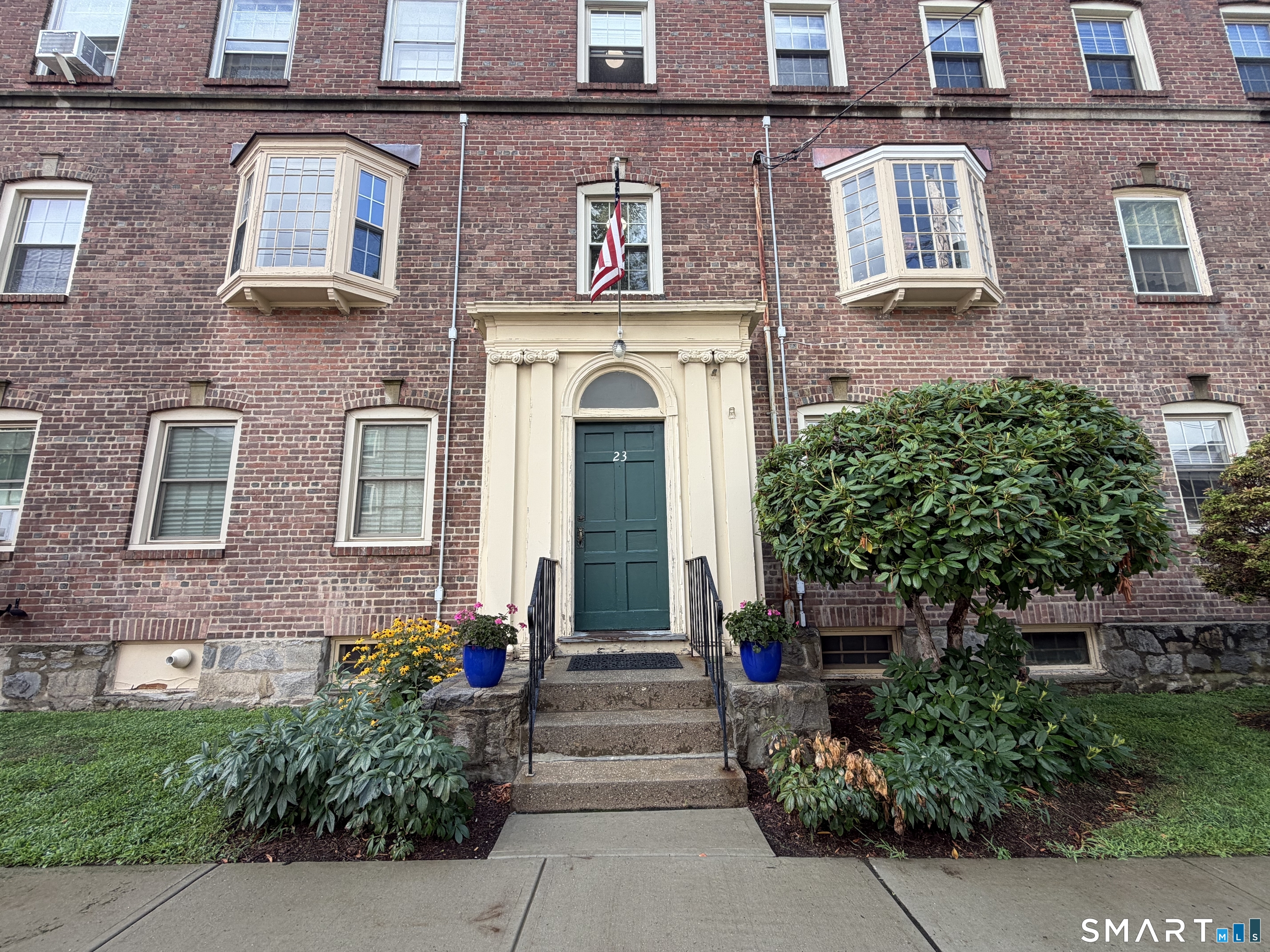 23 Rowsley Street, 2, Bridgeport, CT 06605 | For Sale at $125,000