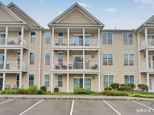  condo home for sale located at 215 Center Meadow Lane, 215, Danbury, CT 06810
