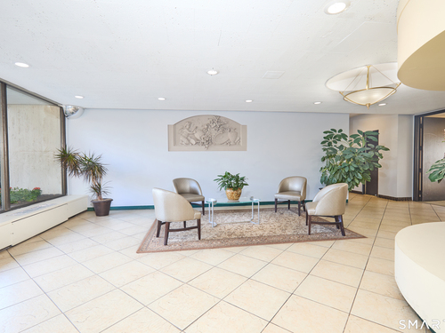  condo home for sale located at 2625 Park Avenue, 7p, Bridgeport, CT 06604