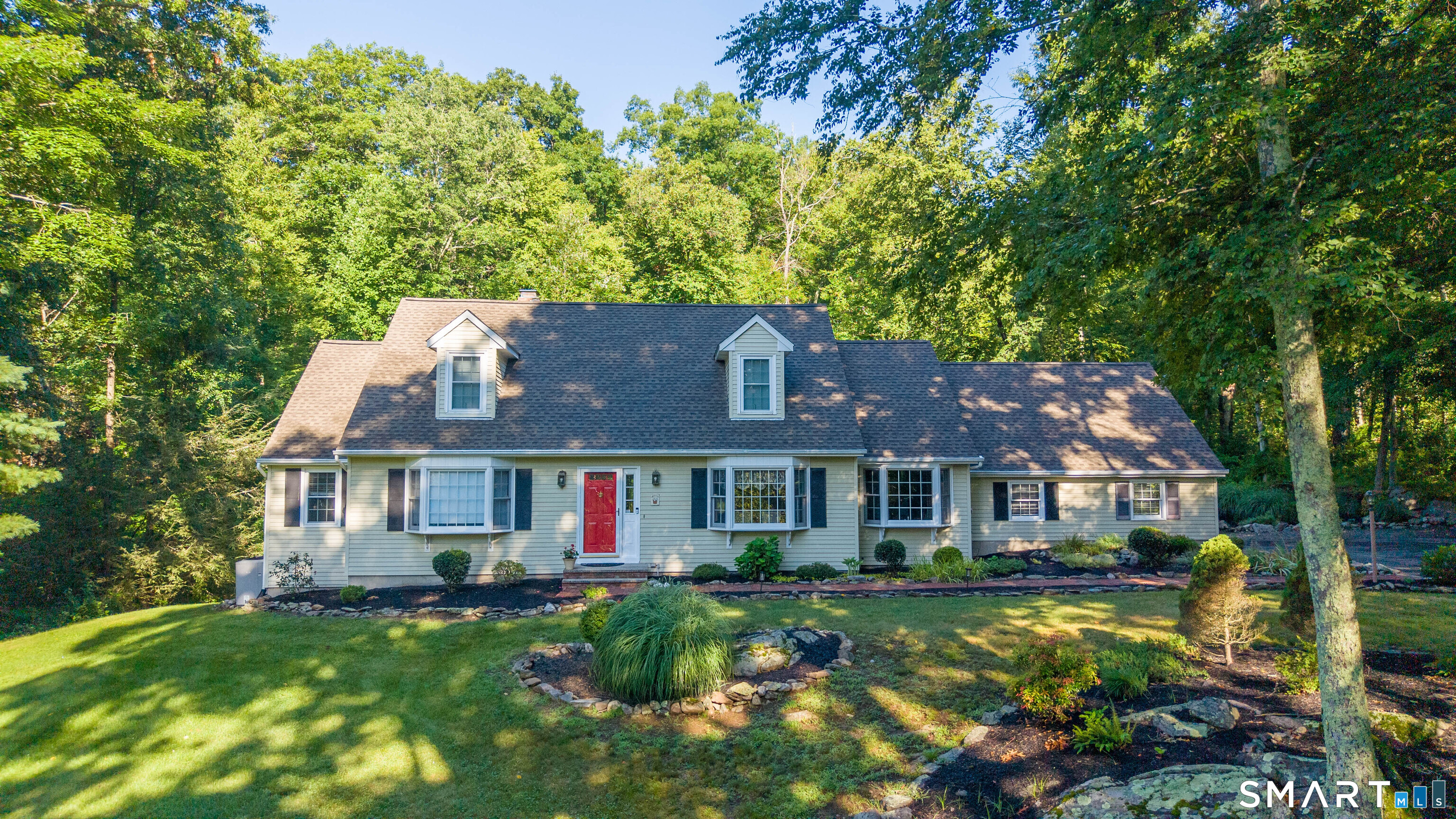 2 Banquo Brae Road, Brookfield, CT 06804 | For Sale at $719,000
