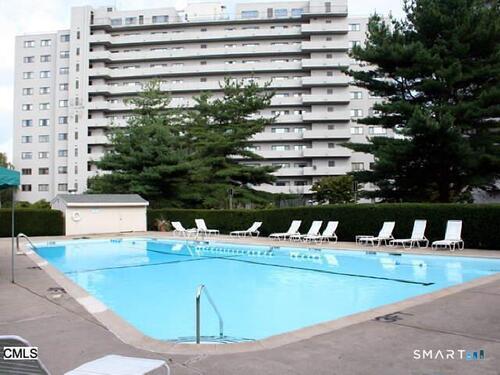  condo home for sale located at 3200 Park Avenue, 6f1, Bridgeport, CT 06604