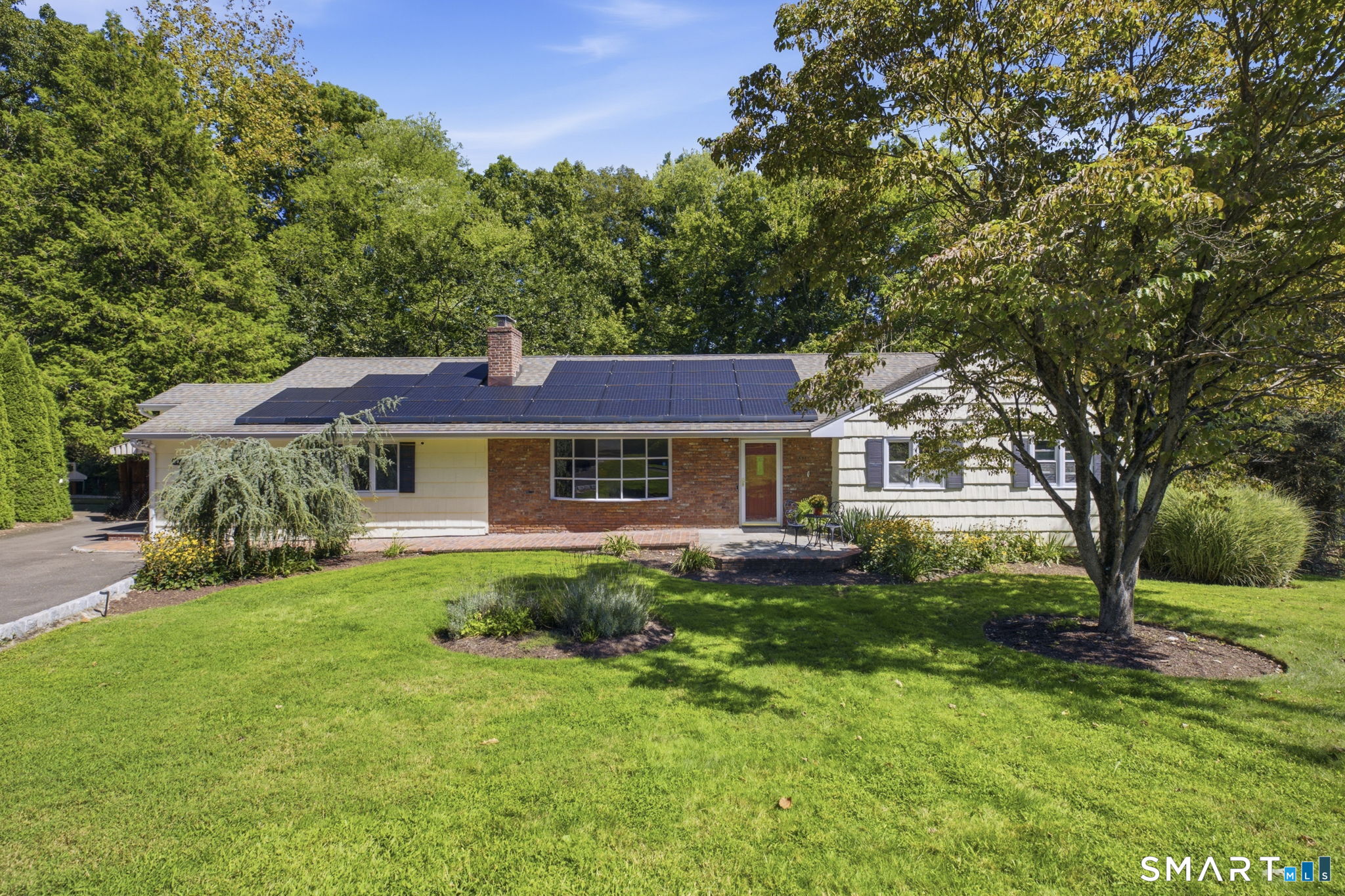 44 River Hill Drive, Stamford, CT 06902 | For Sale at $995,000