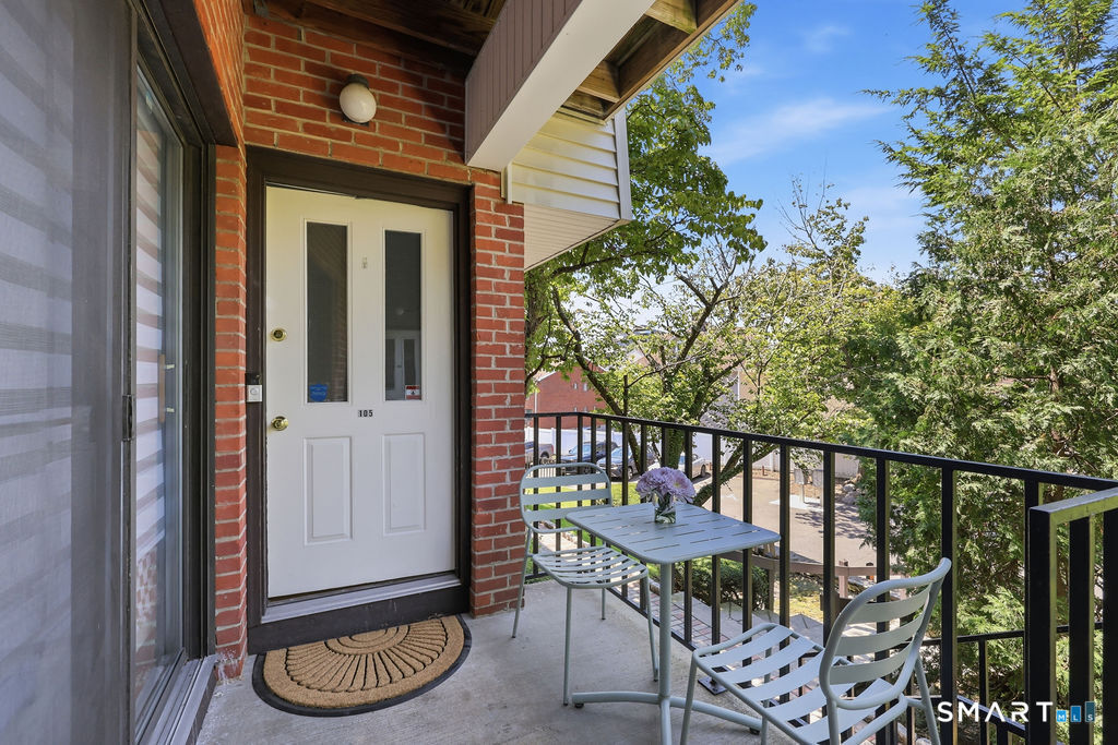 1 Valley Road, 105, Stamford, CT 06902 | For Sale at $299,900