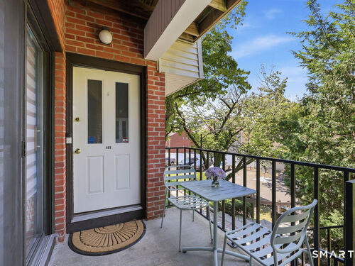  condo home for sale located at 1 Valley Road, 105, Stamford, CT 06902