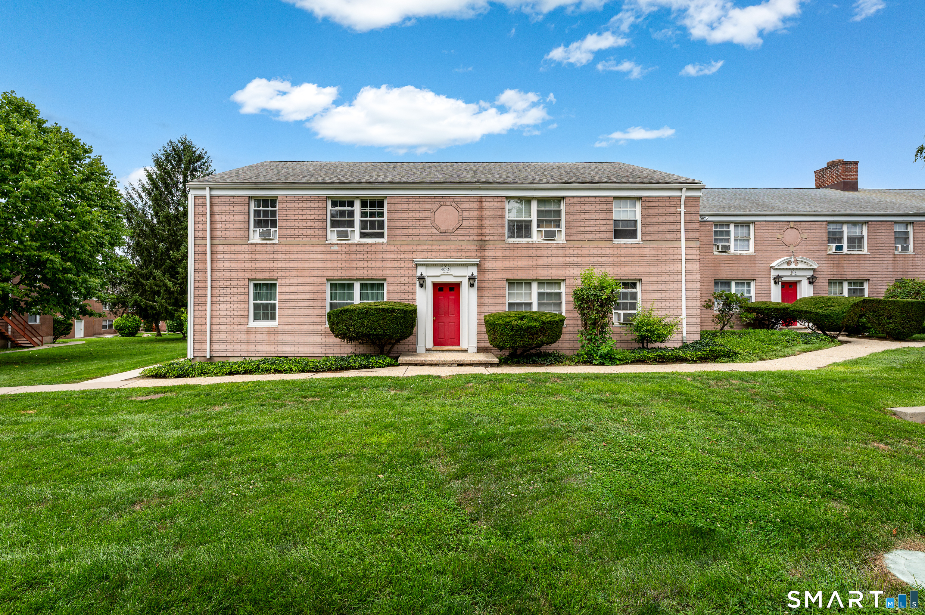 1084 East Main Street, 1, Stamford, CT 06902 | For Sale at $300,000