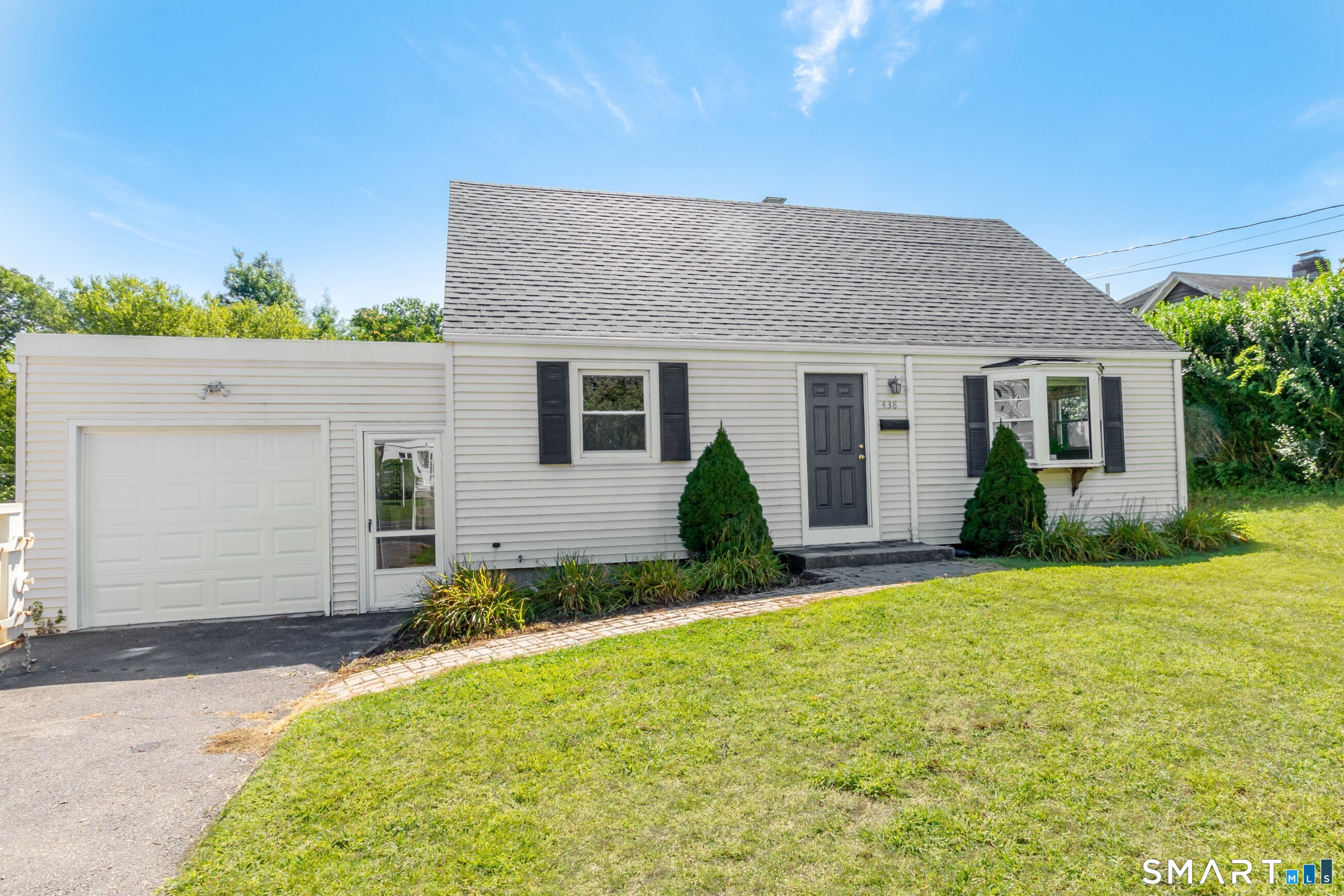 438 High Street, Fairfield, CT 06824 | For Sale at $629,000