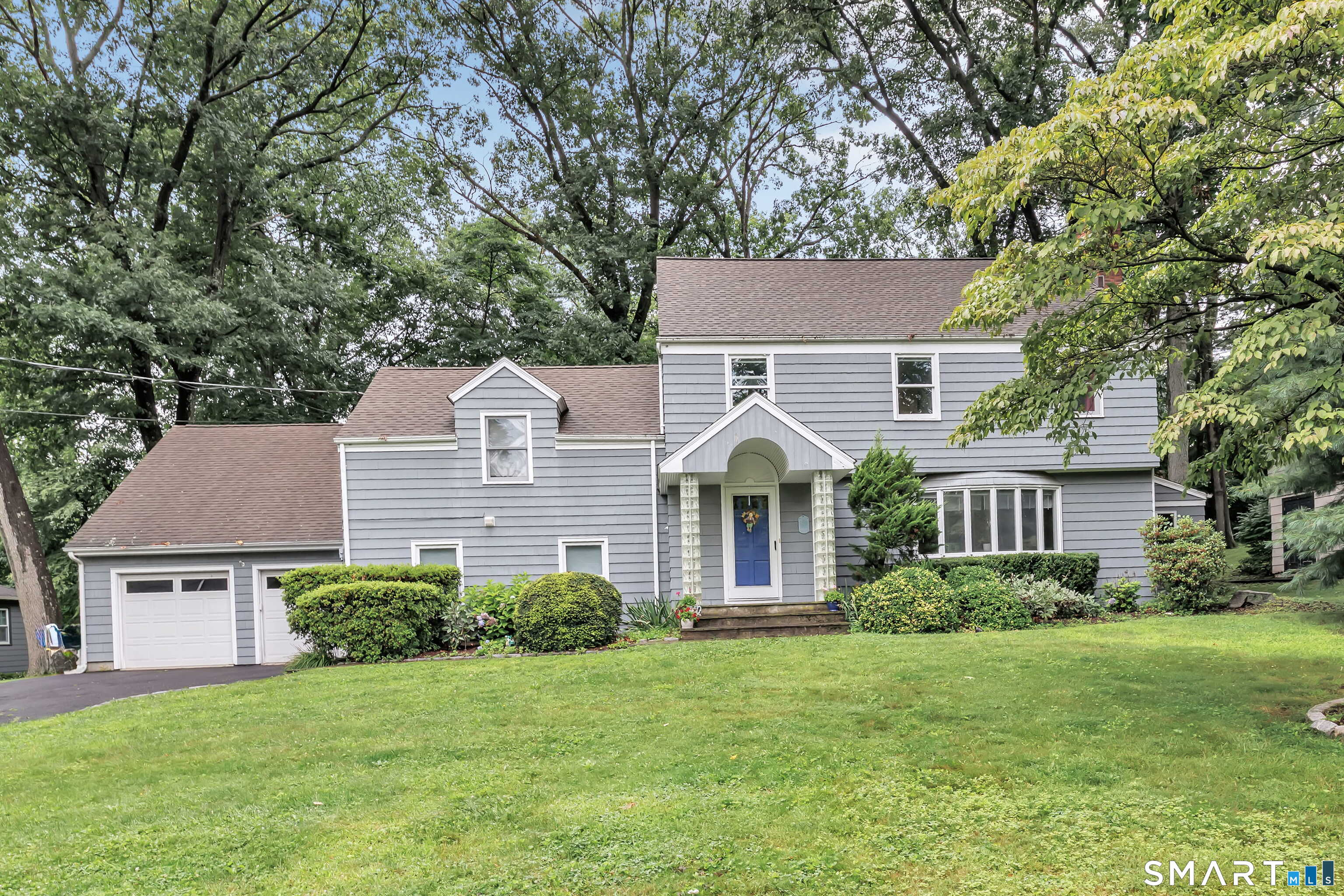 205 Stoneleigh Square, Fairfield, CT 06825 | For Sale at $999,999