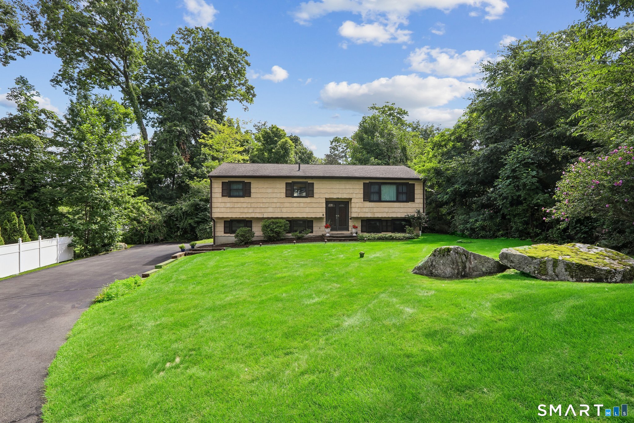 14 Clark Road, New Fairfield, CT 06812 | For Sale at $575,000