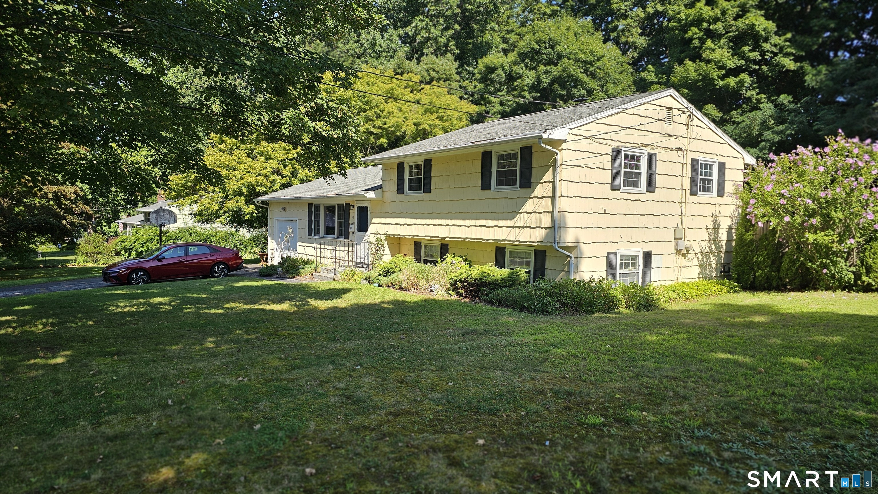 59 Springwood Drive, Trumbull, CT 06611 | For Sale at $580,000