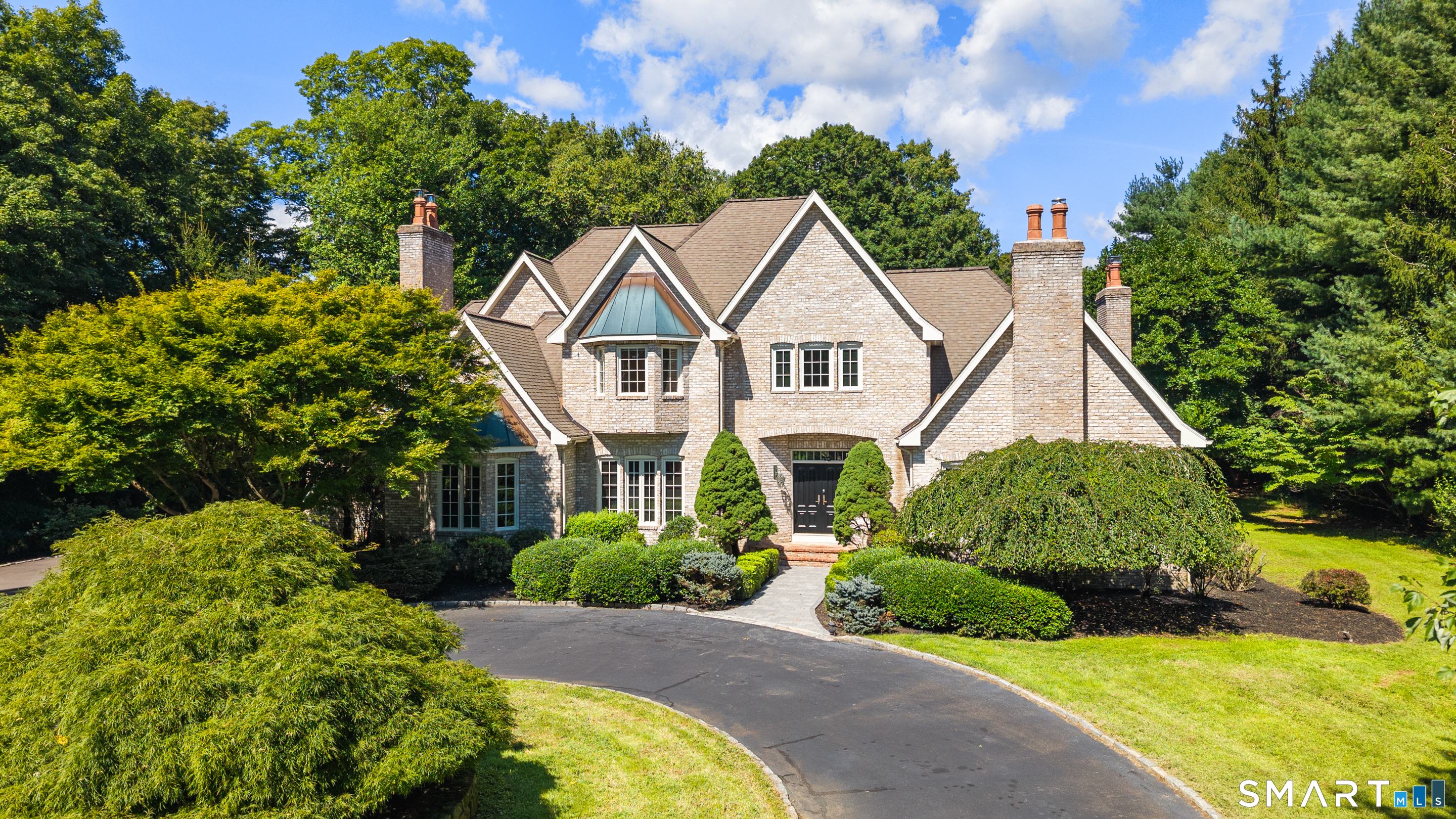10 Weddington Lane, Weston, CT 06883 | For Sale at $1,850,000