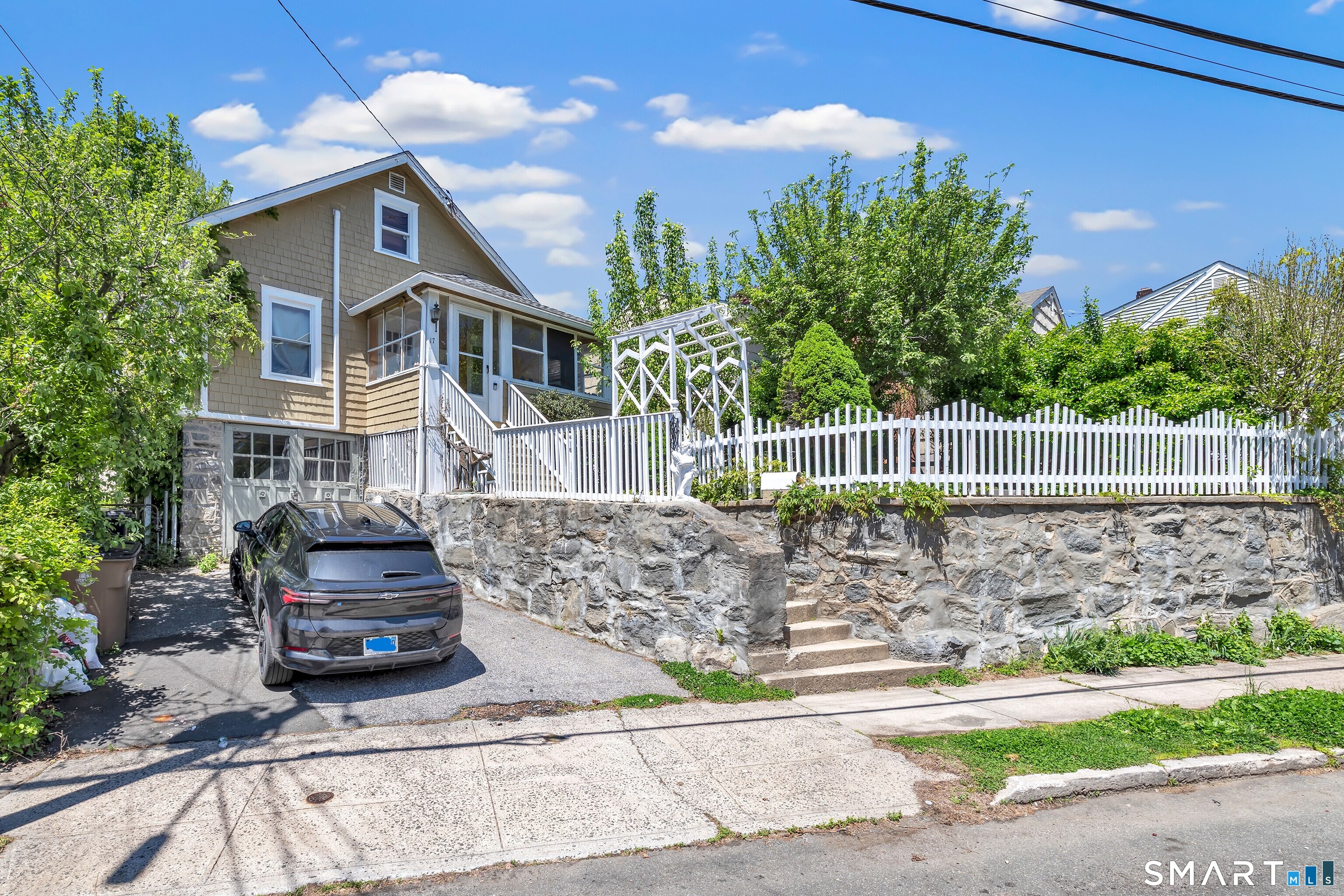 17 Reynolds Avenue, Stamford, CT 06905 | For Sale at $610,000
