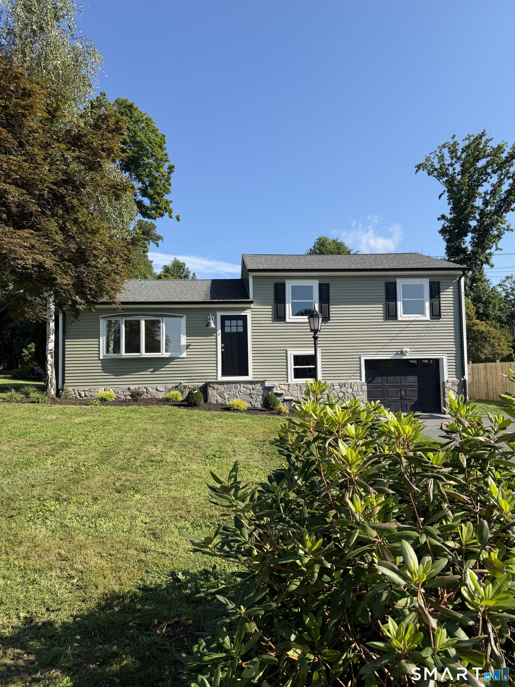 3 Mist Hill Drive, Brookfield, CT 06804 | For Sale at $549,000