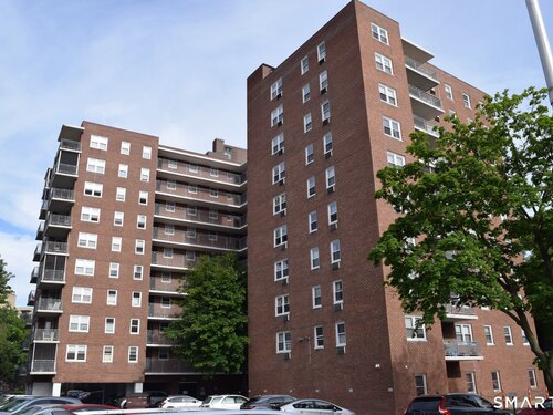  condo home for sale located at 444 Bedford Street, 3b, Stamford, CT 06901