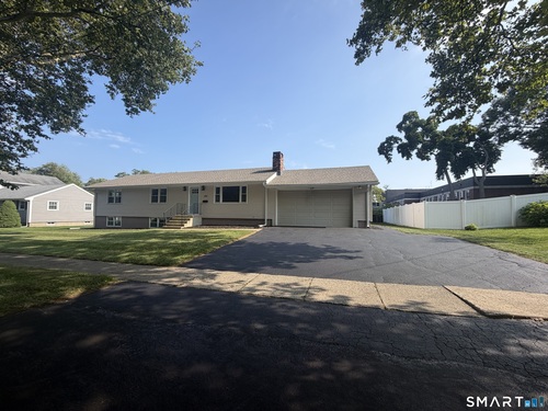  single family home for sale located at 125 Canary Place, Stratford, CT 06614