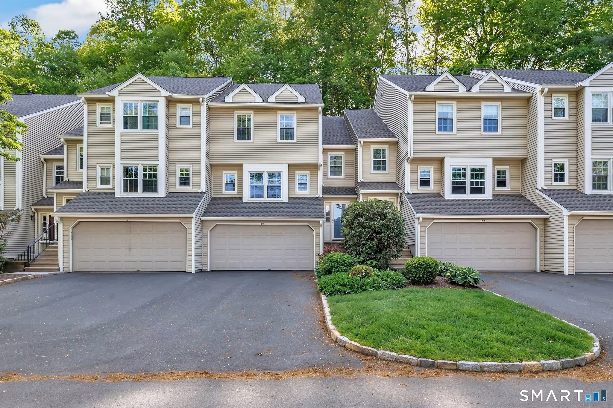139 Governor Trumbull Way, 139, Trumbull, CT 06611 | For Sale at $549,000