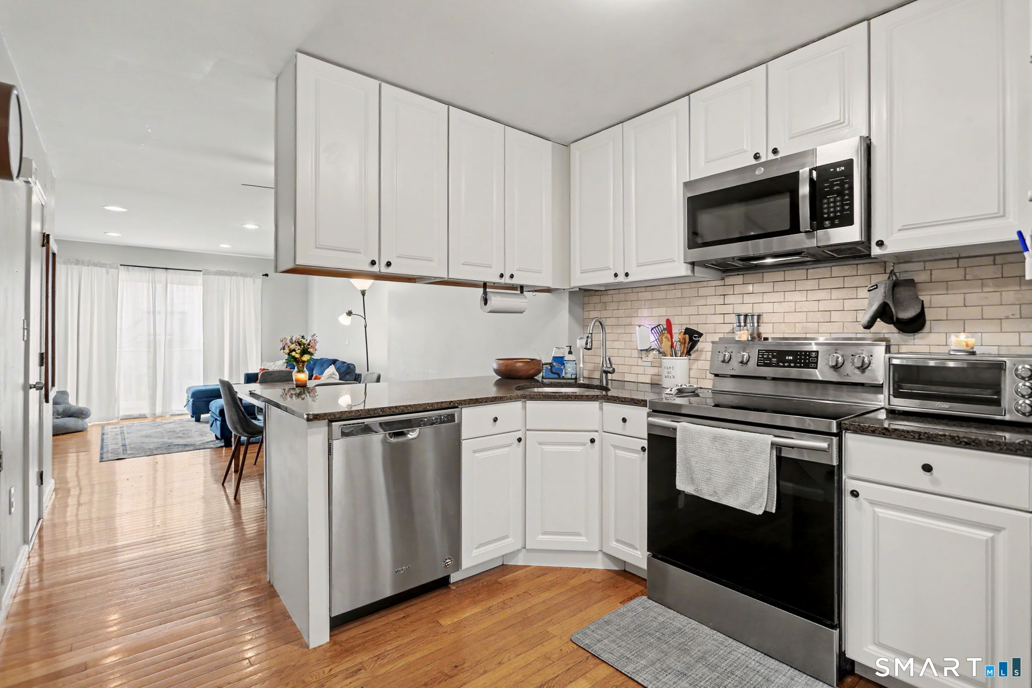 186 Stillwater Avenue, 137, Stamford, CT 06902 | For Sale at $315,000