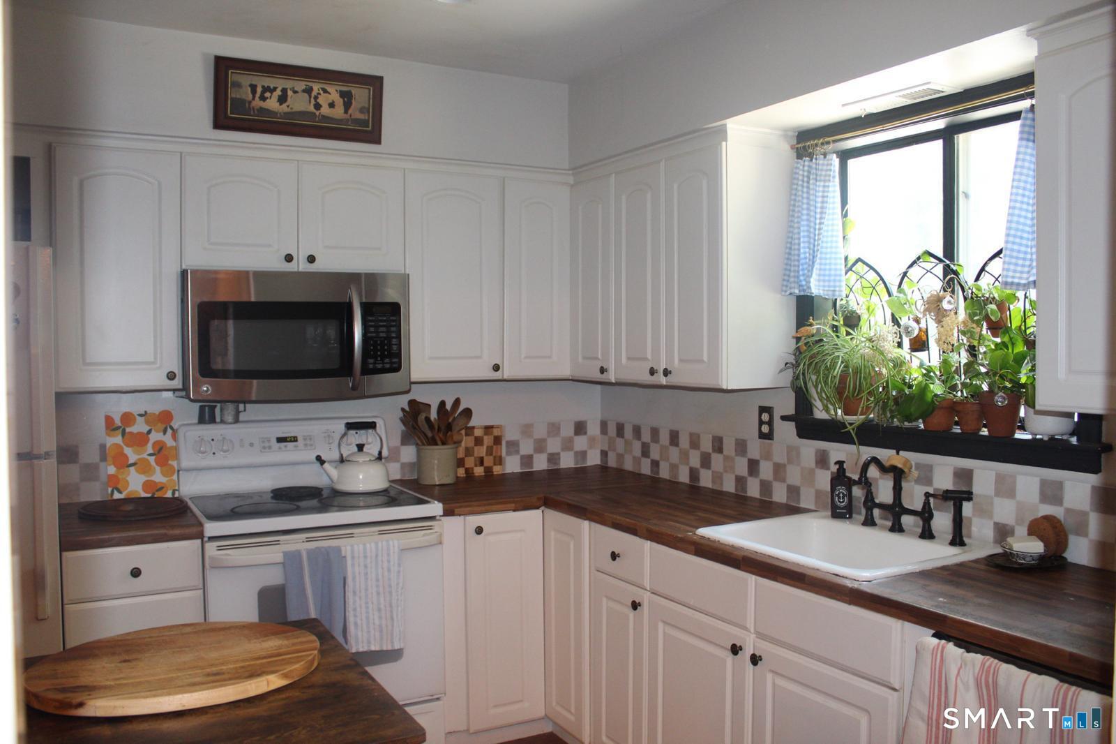 54 Whitmore Lane, 3, Stamford, CT 06902 | For Sale at $499,000