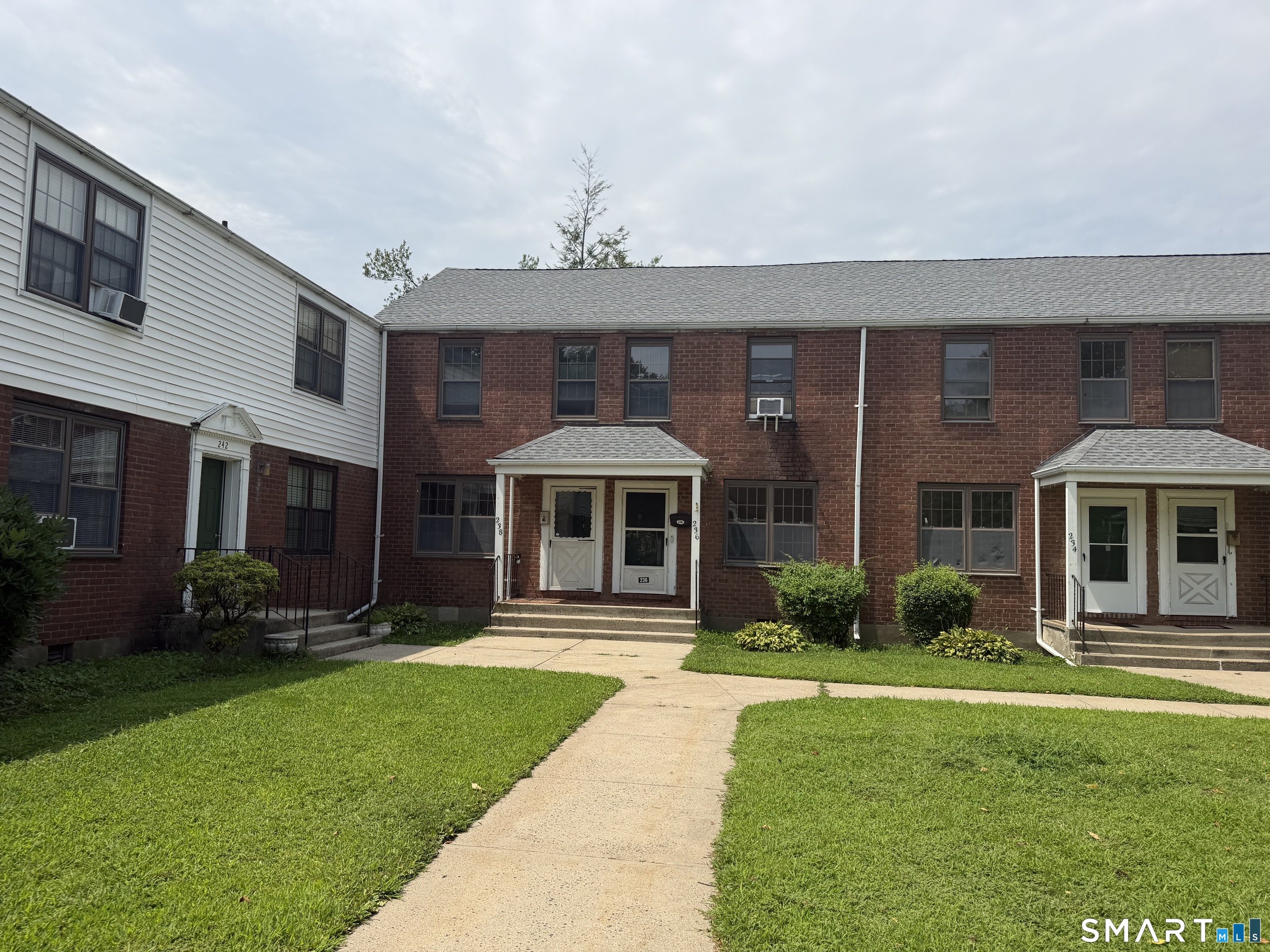 238 Pennsylvania Avenue, 238, Bridgeport, CT 06610 | For Sale at $215,000