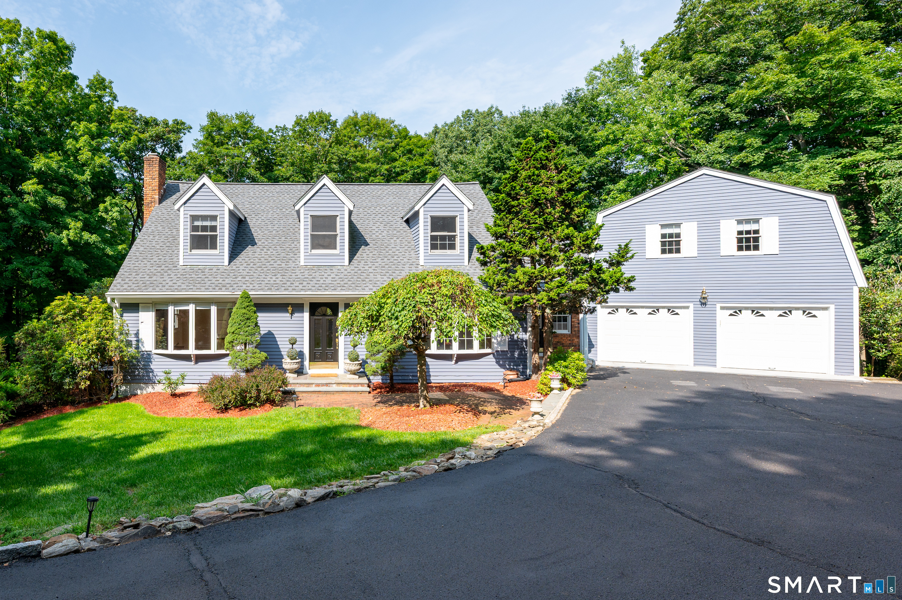 123 Cross Highway, Redding, CT 06896 | For Sale at $1,100,000