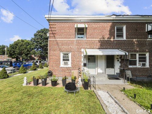  co-op home for sale located at 18 Court A, Bridgeport, CT 06610