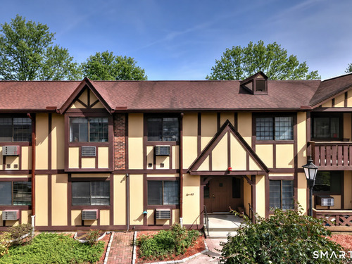  condo home for sale located at 125 Warner Hill Road, 64, Stratford, CT 06614
