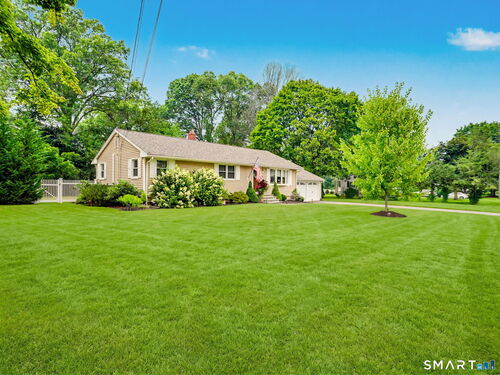  single family home for sale located at 10 Macarthur Road, Trumbull, CT 06611