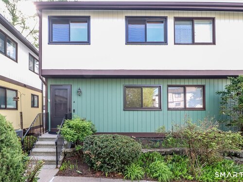  townhouse condo for sale located at 27 Crows Nest Lane, 9a, Danbury, CT 06810