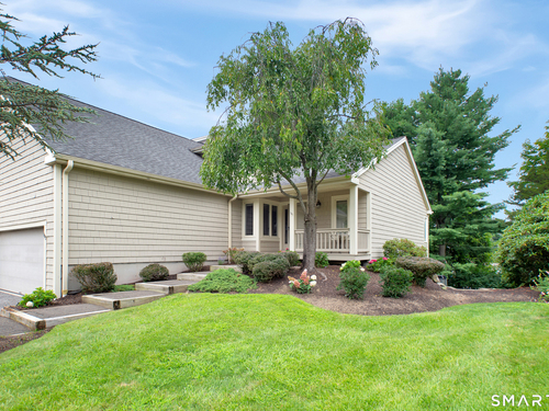  townhouse condo for sale located at 12 Boulevard Drive, 36-193, Danbury, CT 06810