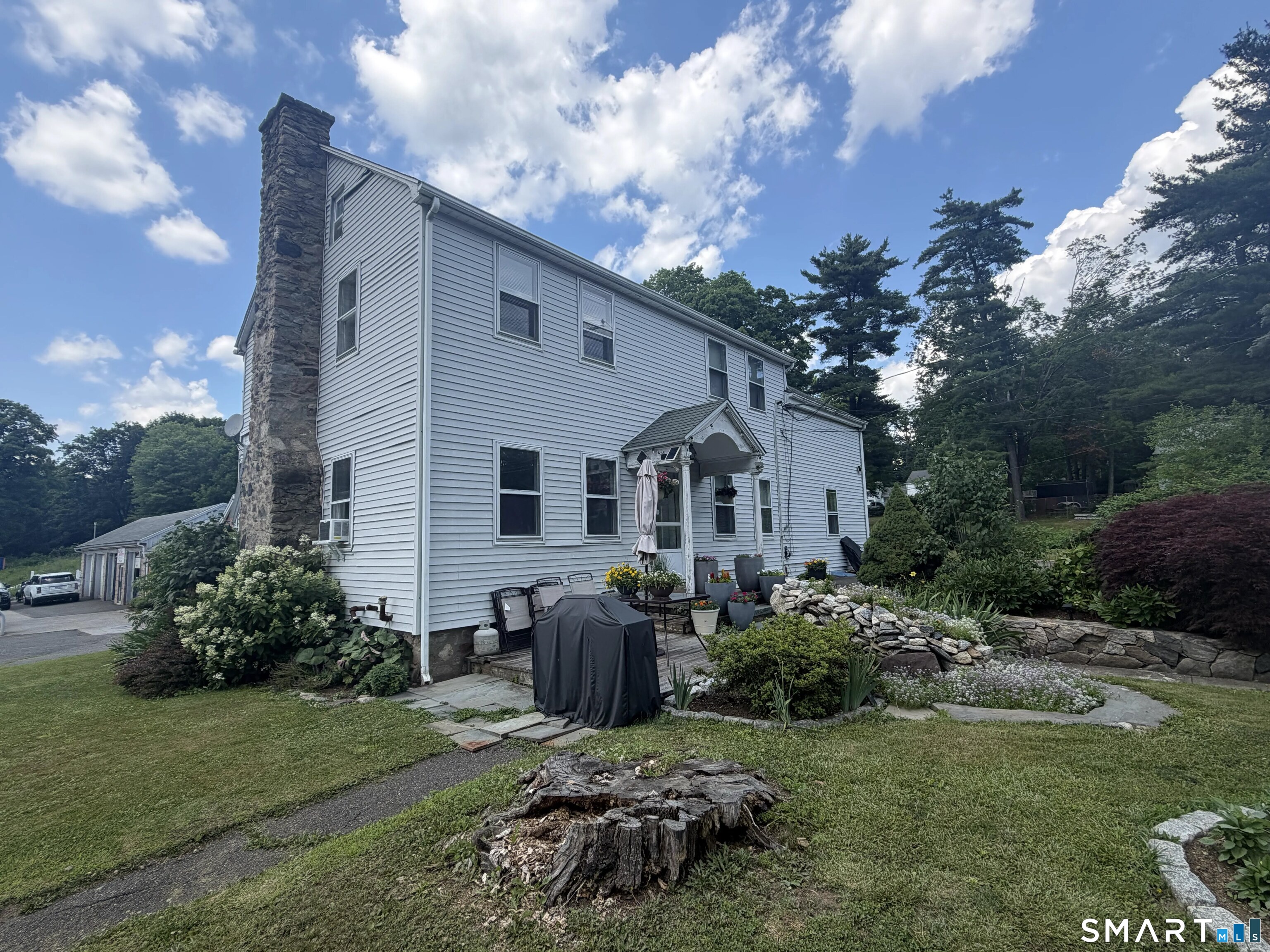 17 Erskine Road, Stamford, CT 06903 | For Sale at $750,000