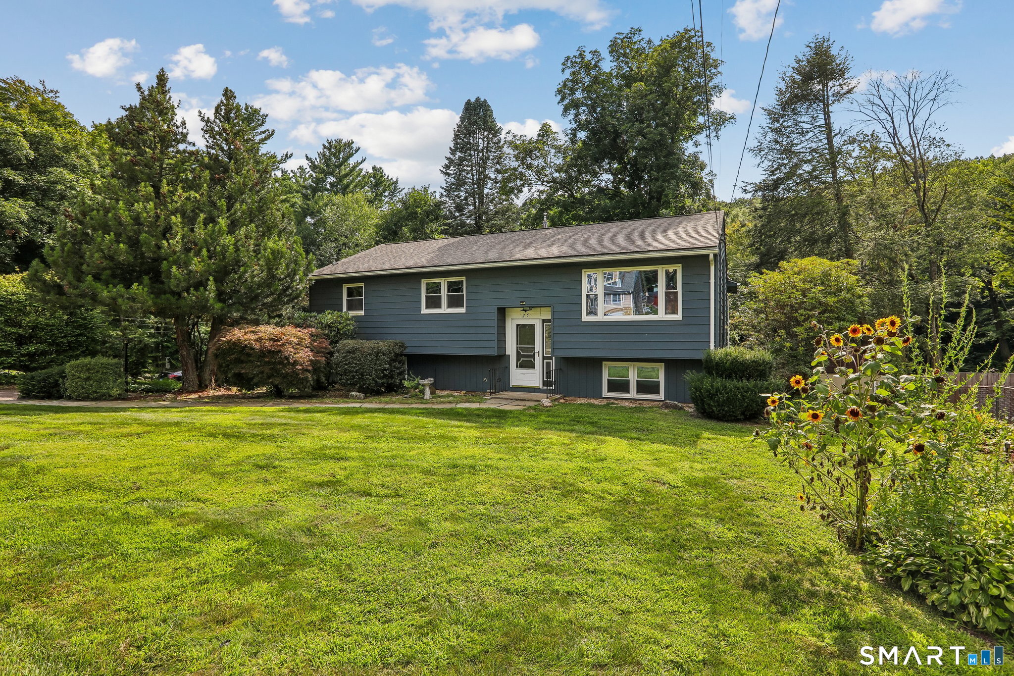 25 Woodbury Drive, Danbury, CT 06811 | For Sale at $475,000