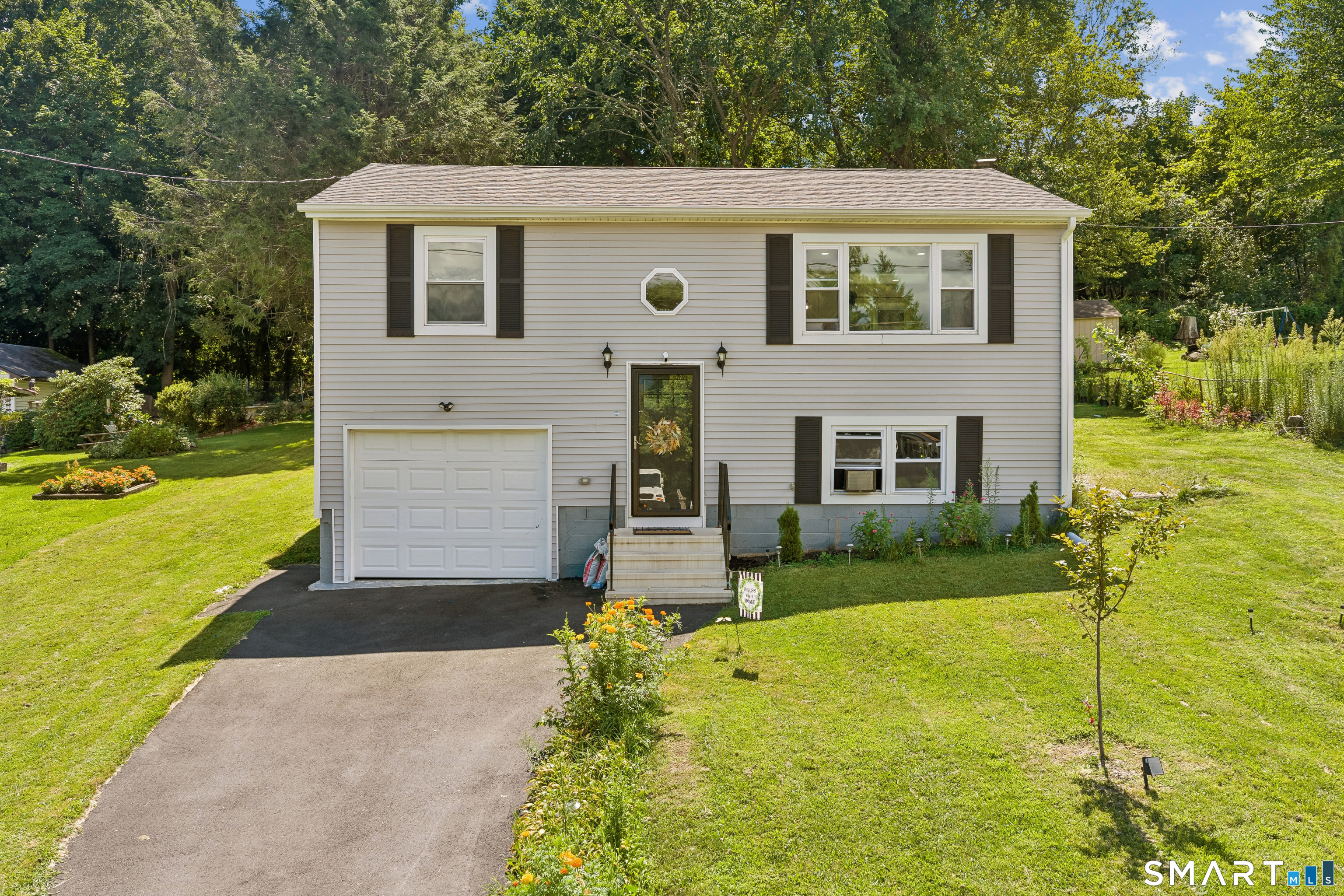 14 Garry Knolls, Danbury, CT 06810 | For Sale at $490,000