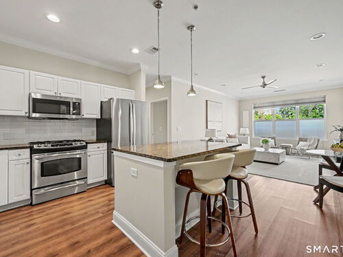  condo home for sale located at 850 East Main Street, 202, Stamford, CT 06902