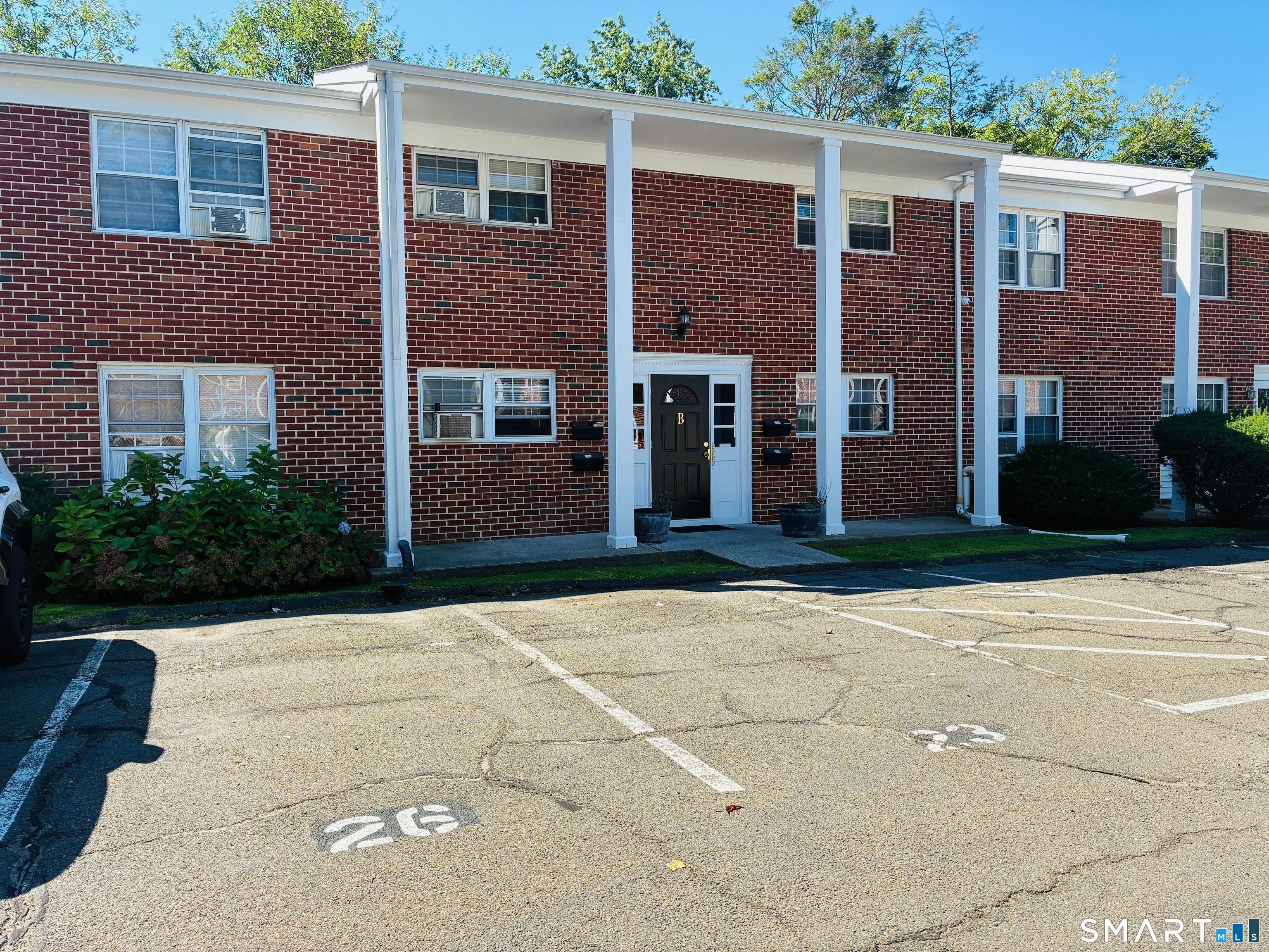 125 Lawn Avenue, b6, Stamford, CT 06902 | For Sale at $375,000