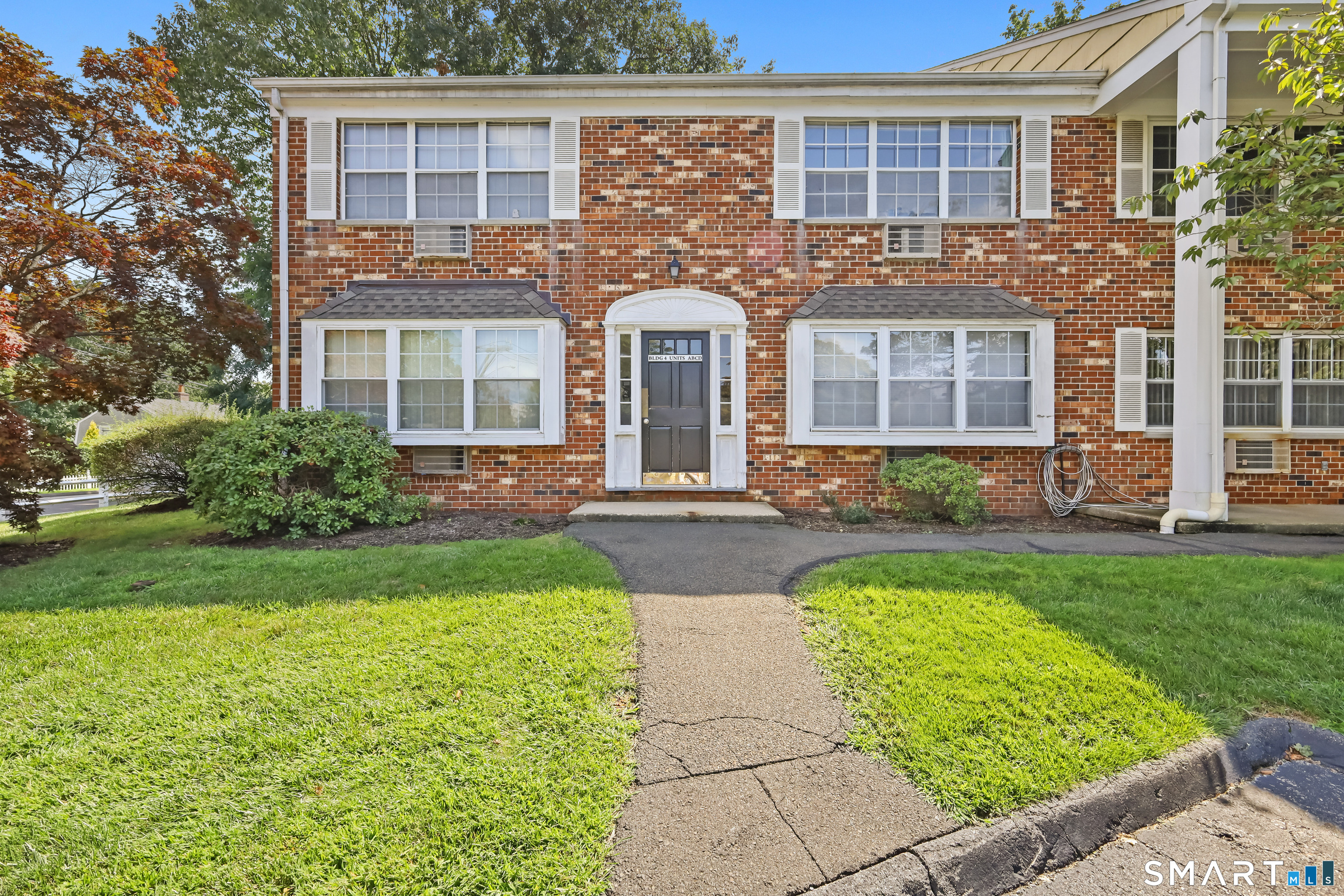 287 Hamilton Avenue, 4d, Stamford, CT 06902 | For Sale at $200,000
