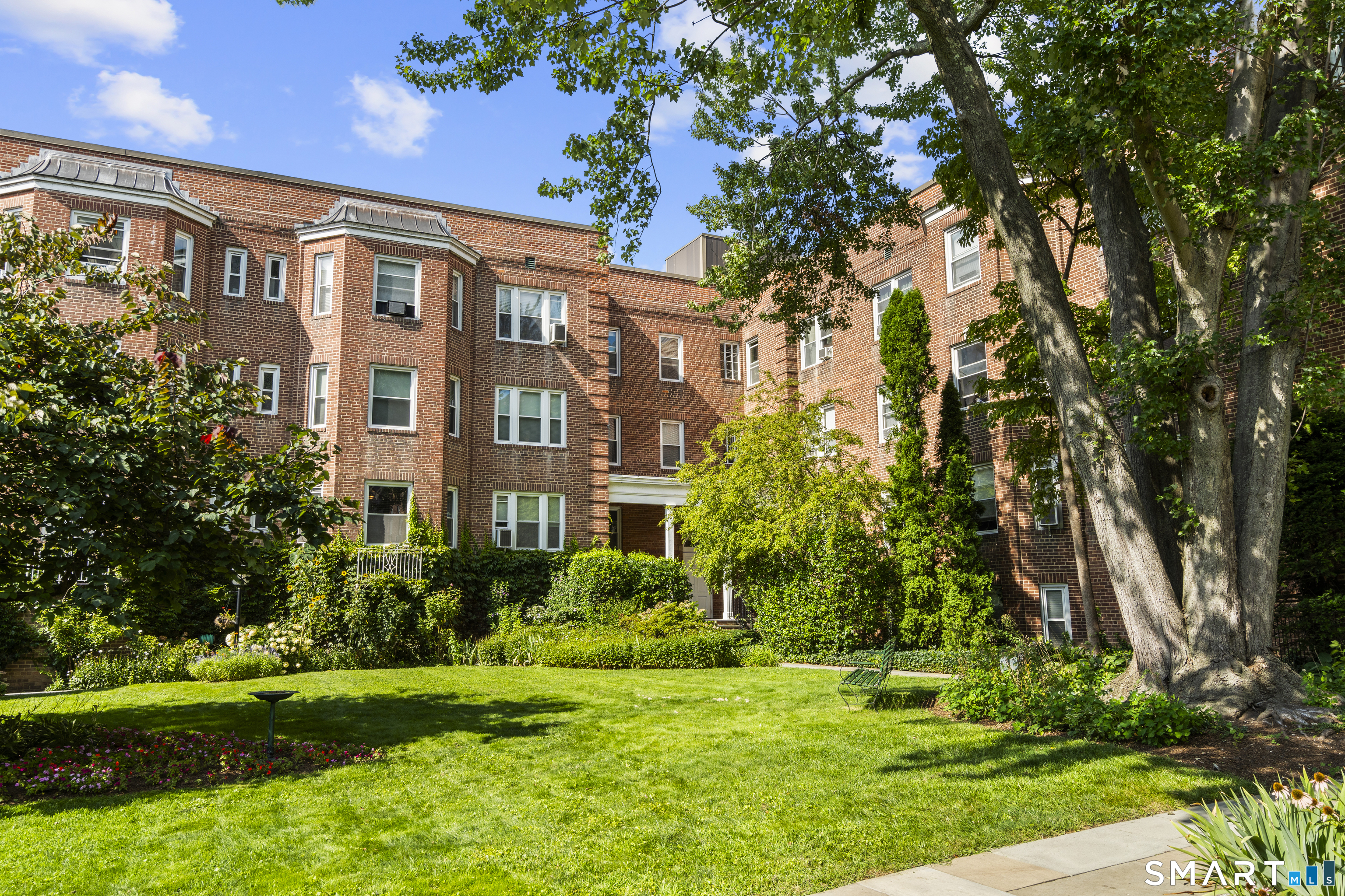 70 Strawberry Hill Avenue, 2-2b, Stamford, CT 06902 | For Sale at $295,000