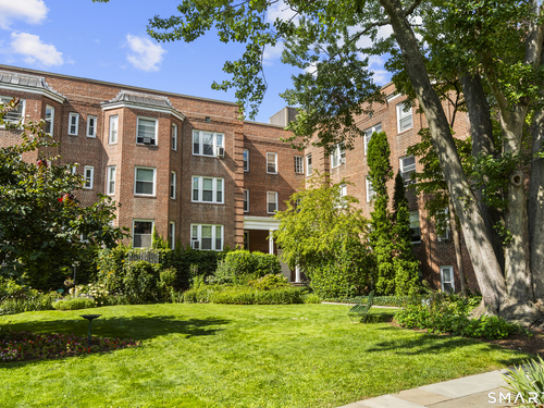  condo home for sale located at 70 Strawberry Hill Avenue, 2-2b, Stamford, CT 06902