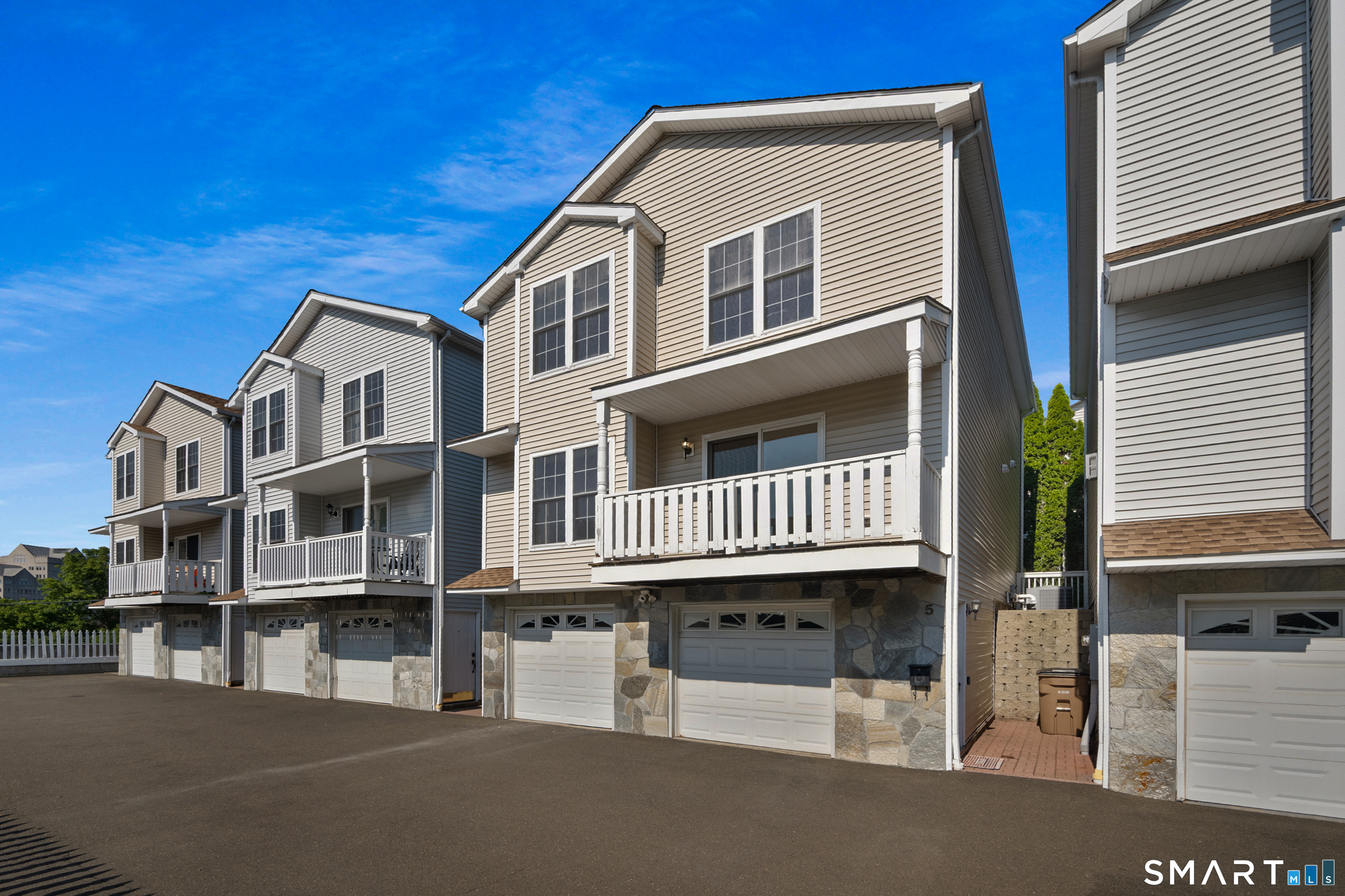42 Highland Road, 5, Stamford, CT 06902 | For Sale at $875,000