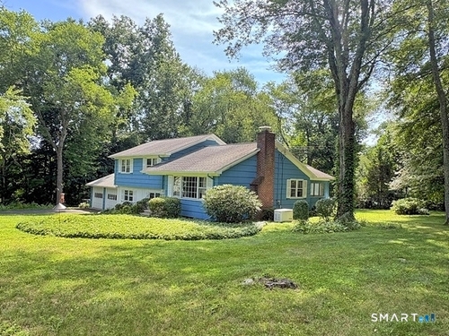  single family home for sale located at 4 Austin Dr Extension, Easton, CT 06612