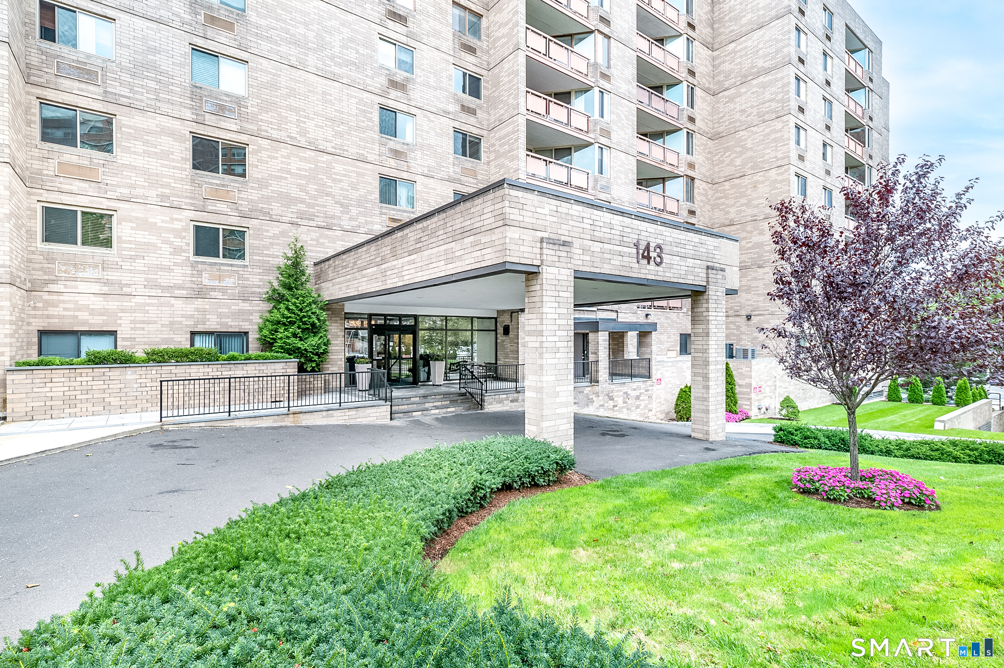 143 Hoyt Street, 7f/7g, Stamford, CT 06905 | For Sale at $925,000