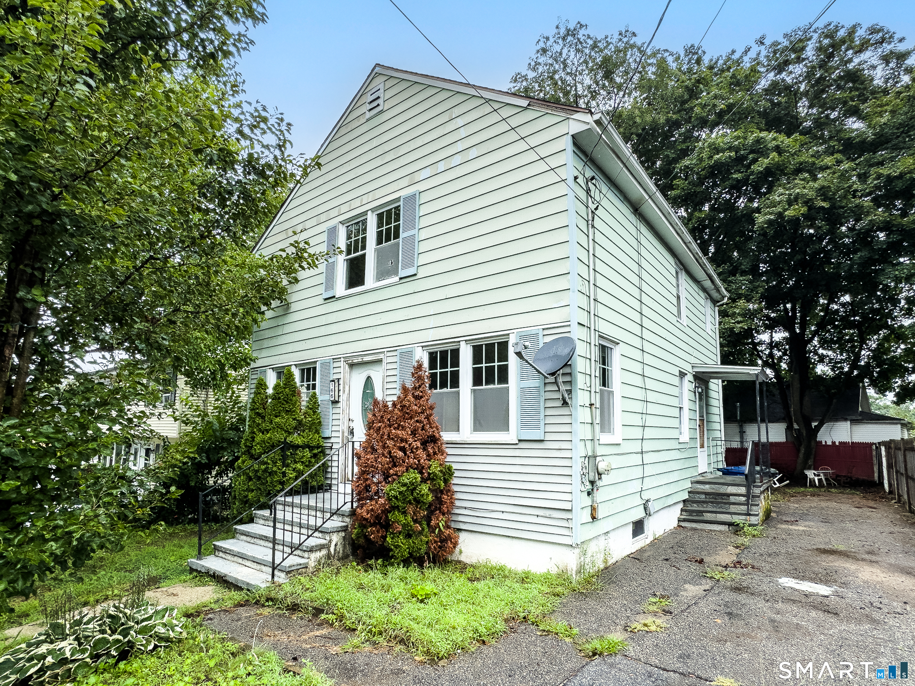 166 Earl Avenue, Bridgeport, CT 06606 | For Sale at $375,000