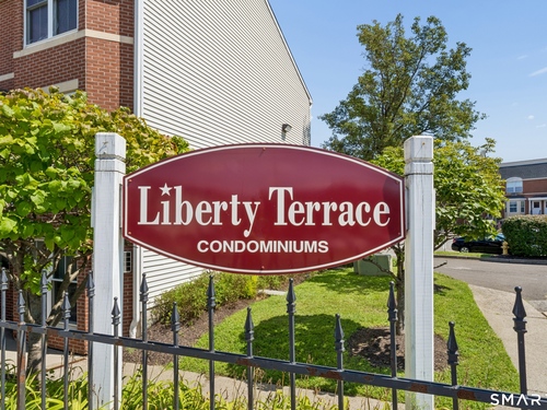  condo home for sale located at 10 Liberty Street, c3, Danbury, CT 06810