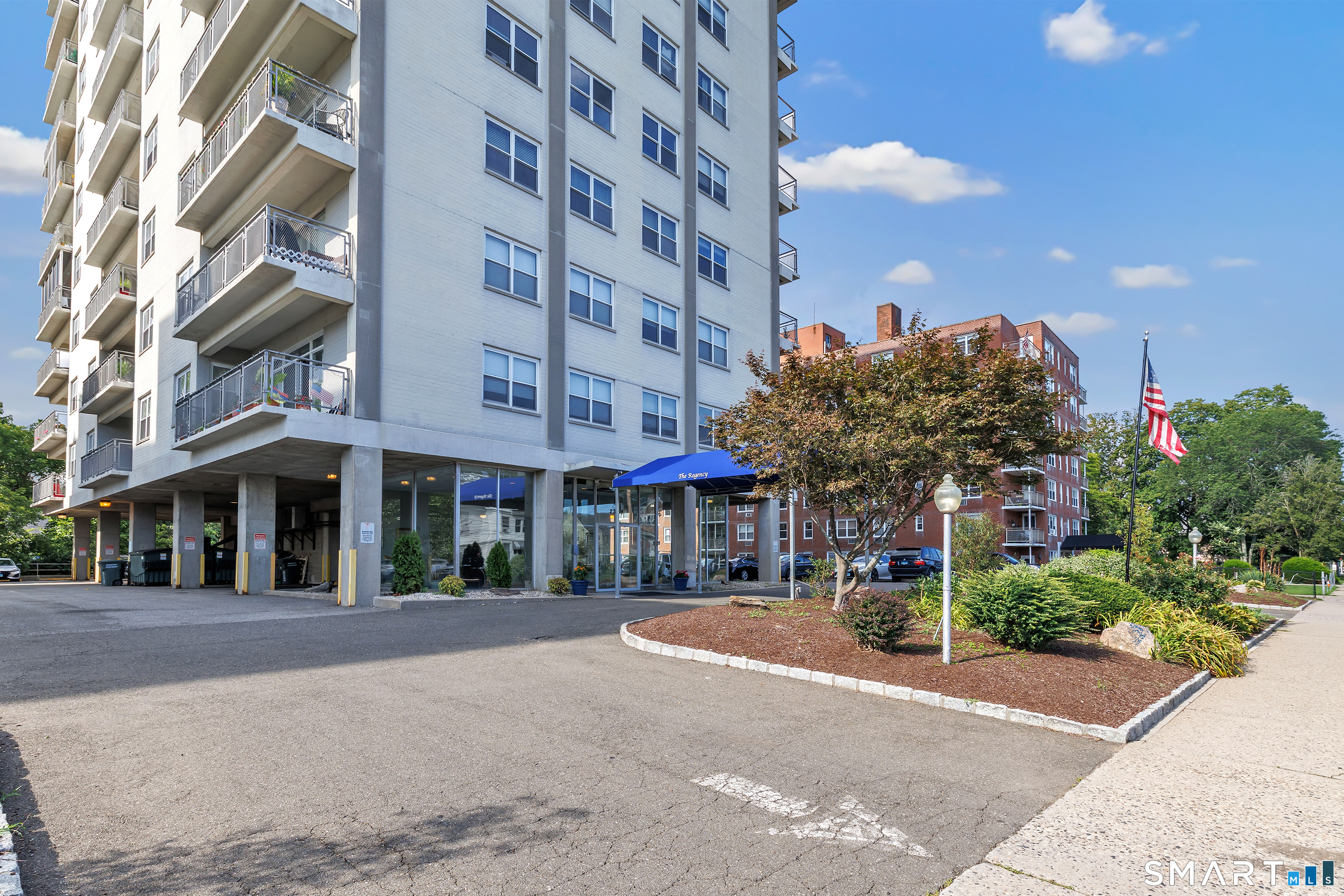 2370 North Avenue, 8d, Bridgeport, CT 06604 | For Sale at $119,000