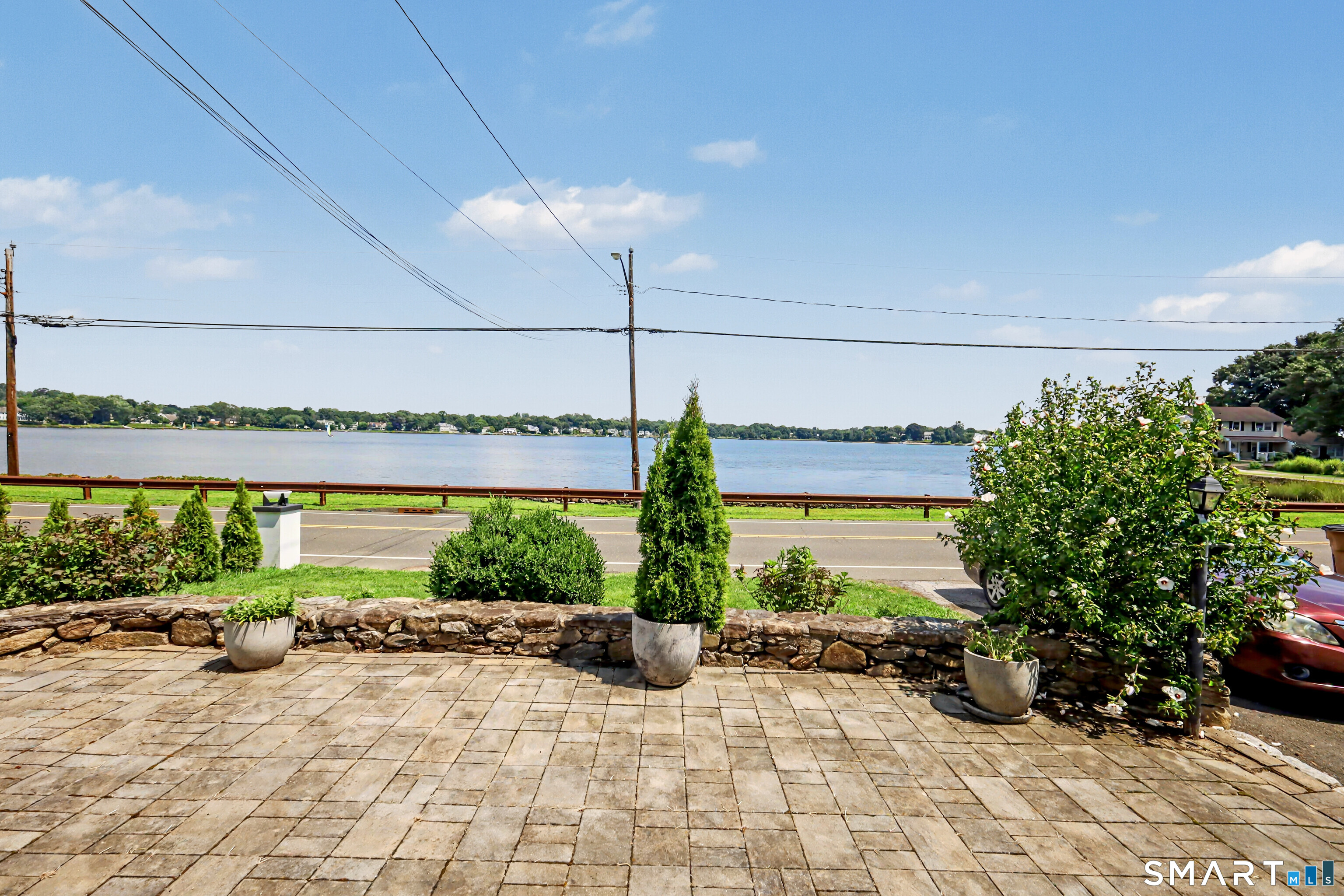 303 Weed Avenue, Stamford, CT 06902 | For Sale at $799,000