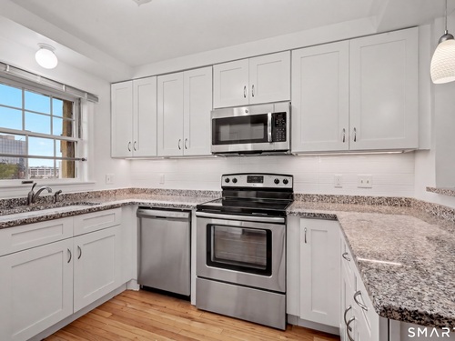  townhouse condo for sale located at 256 Washington Boulevard, 14, Stamford, CT 06902